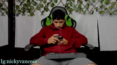 nicky online show from 10-08-25, 05:21