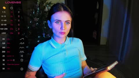 Snapshot of nicky_weekends chatting on 01-08-25, 11:30 Nicky Weekends online show from 01-08-25, 11:30