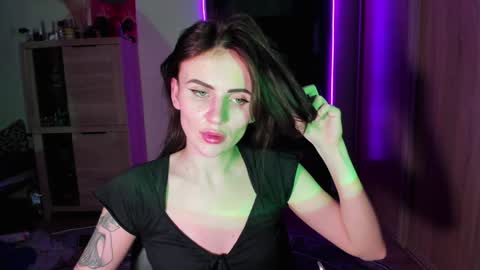 Snapshot of nicky_weekends chatting on 01-27-25, 01:37 Nicky Weekends online show from 01-27-25, 01:37