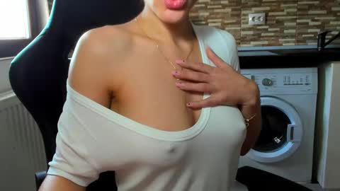 Nicky online show from 02-23-25, 09:44