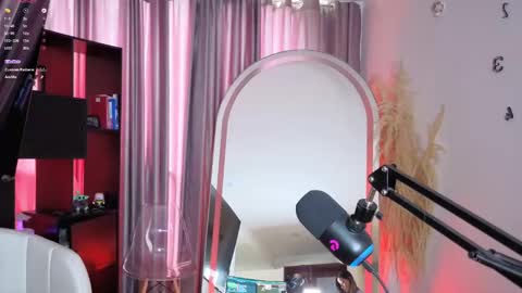 Nicky online show from 09-25-25, 04:54