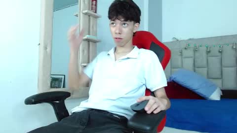 Snapshot of nico_fox723 chatting on 12-16-25, 06:35 nico online show from 12-16-25, 06:35