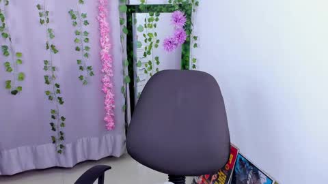 Snapshot of nico_lette_ chatting on 02-20-25, 05:55 Nico online show from 02-20-25, 05:55