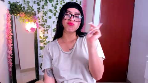 Snapshot of nico_lette_ chatting on 10-06-25, 11:35 Nico online show from 10-06-25, 11:35