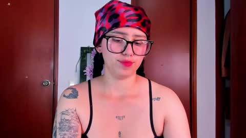 Snapshot of nico_lette_ chatting on 02-06-26, 02:05 Nico online show from 02-06-26, 02:05