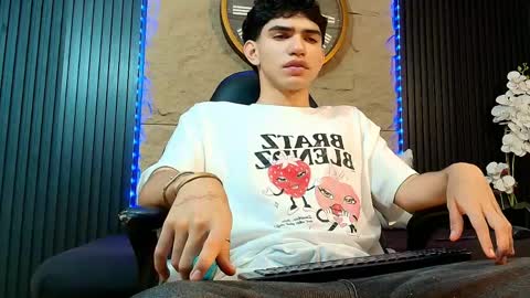 Snapshot of nico_monroet chatting on 05-15-26, 08:05 nico_monroet online show from 05-15-26, 08:05