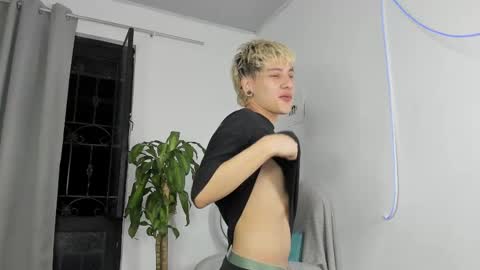 Nico  online show from 10-06-25, 04:32