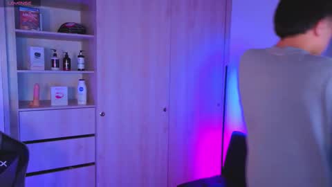 Nicolas online show from 10-25-25, 08:03