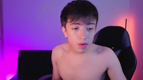 Nicolas online show from 11-26-25, 08:32