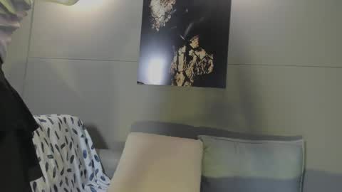 nicol_and_thiago_212 online show from 05-17-26, 11:23