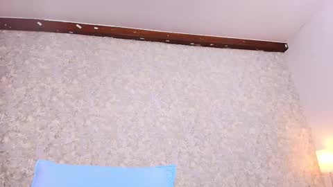 Snapshot of nicol_ferrer chatting on 10-29-25, 07:26 Nicol online show from 10-29-25, 07:26