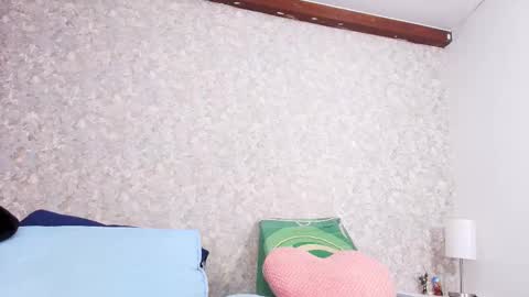 Snapshot of nicol_ferrer chatting on 11-13-25, 03:16 Nicol online show from 11-13-25, 03:16