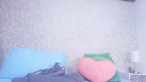 Snapshot of nicol_ferrer chatting on 11-19-25, 03:06 Nicol online show from 11-19-25, 03:06