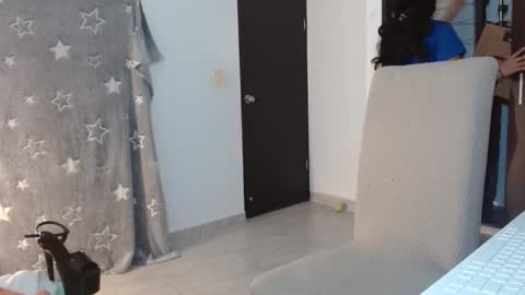 Snapshot of nicol_foxsex chatting on 03-20-26, 06:46 nicol online show from 03-20-26, 06:46