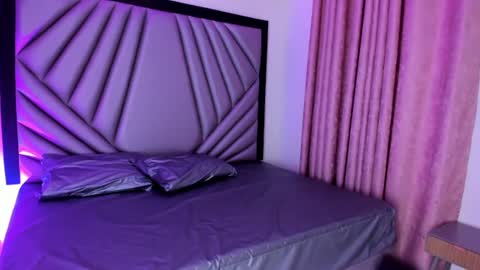 nicola_d_angelo online show from 06-25-26, 07:18