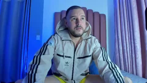 nicola_d_angelo online show from 07-13-26, 08:33
