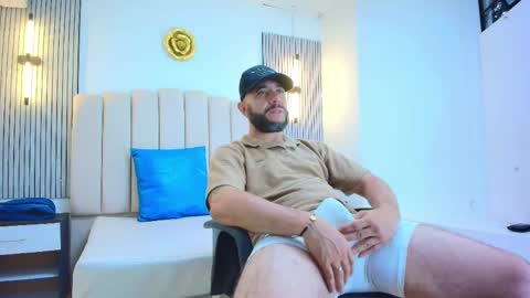 NICOLAS online show from 05-20-26, 12:11