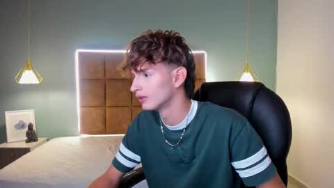 nicolasferrer18 online show from 11-22-25, 07:24