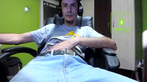 L. Nicolas online show from 11-21-25, 04:22