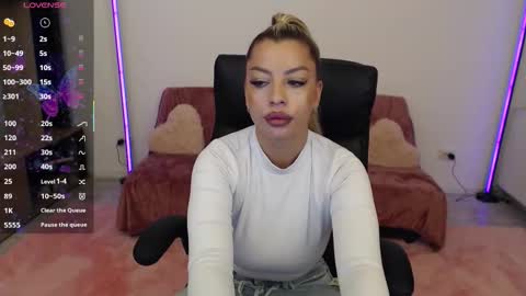 Nico online show from 09-25-25, 05:05