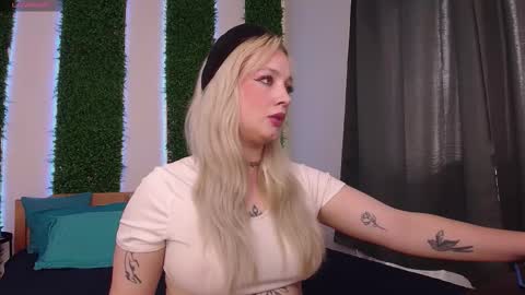 Nicole online show from 09-26-25, 11:58