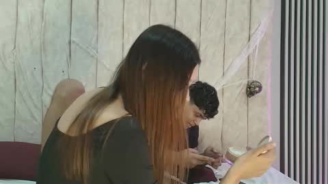 nicole_and_thiago online show from 10-10-25, 09:25