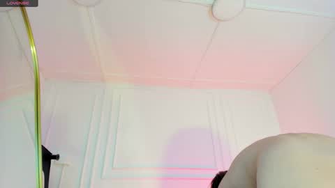 Snapshot of nicole_and_thiago1 chatting on 05-11-26, 11:35 nicole_and_thiago1 online show from 05-11-26, 11:35