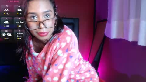 Snapshot of nicole_brown1126 chatting on 03-08-25, 06:21 nicole_brown1126 online show from 03-08-25, 06:21