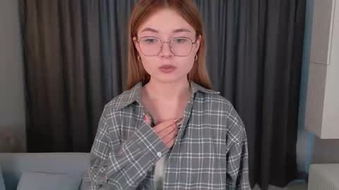 Snapshot of nicole_carters chatting on 10-12-25, 06:12 Nicole online show from 10-12-25, 06:12