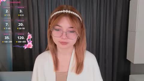 Snapshot of nicole_carters chatting on 10-19-25, 06:03 Nicole online show from 10-19-25, 06:03