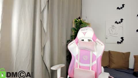 GMT7TueWedThSu 0300am-0900am. Sa 1000am-0400pm online show from 10-29-25, 08:32