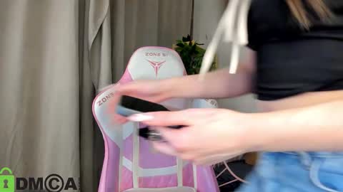 GMT7TueWedThSu 0300am-0900am. Sa 1000am-0400pm online show from 11-10-25, 05:12