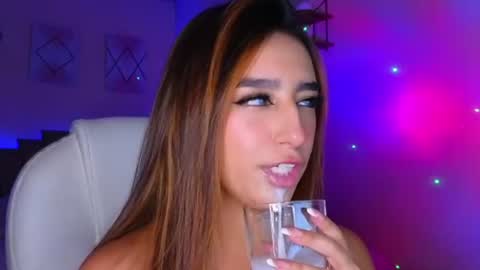 Snapshot of nicole_edwards chatting on 07-23-26, 01:58 Nicole online show from 07-23-26, 01:58