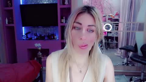 Nicole online show from 12-15-25, 02:16