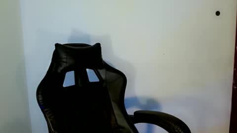 Snapshot of nicole_kiss01 chatting on 09-09-25, 08:14 nicole_kiss01 online show from 09-09-25, 08:14