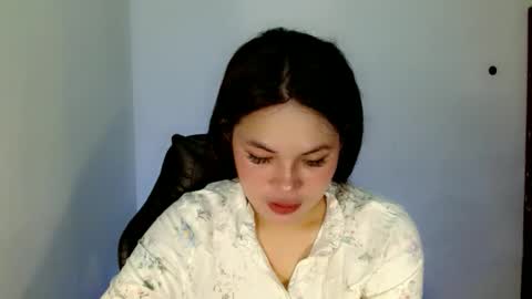 Snapshot of nicole_kiss01 chatting on 10-17-25, 08:17 nicole_kiss01 online show from 10-17-25, 08:17