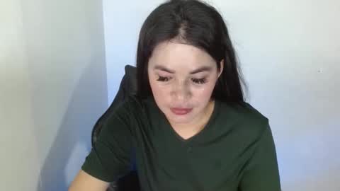 Snapshot of nicole_kiss01 chatting on 11-28-25, 09:01 nicole_kiss01 online show from 11-28-25, 09:01