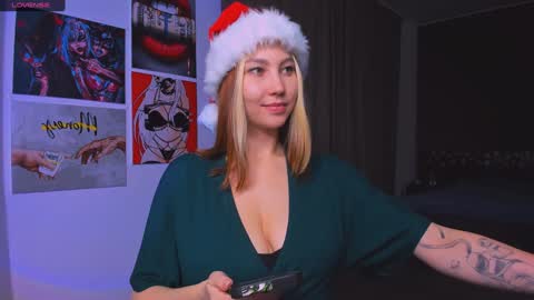 Nicole online show from 12-19-24, 03:07