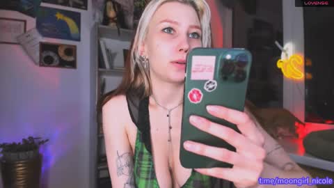 Nicole online show from 05-15-26, 10:39