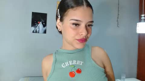 nicole_mayer01 online show from 10-15-25, 11:21