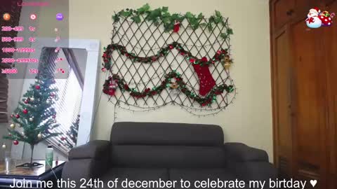 Snapshot of nicole_santana_ chatting on 12-21-24, 08:00 Nicole Santana online show from 12-21-24, 08:00