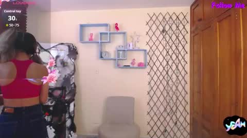 Snapshot of nicole_santana_ chatting on 10-20-25, 07:47 Nicole Santana online show from 10-20-25, 07:47