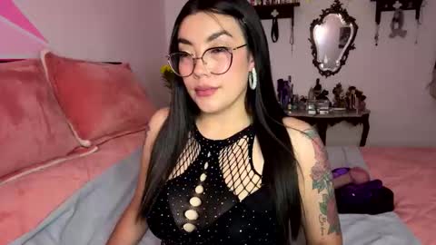 Snapshot of nicole_wc chatting on 09-30-25, 04:39 Nicole online show from 09-30-25, 04:39