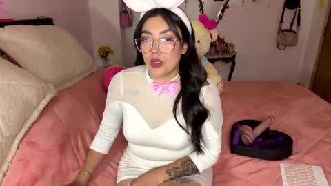 Snapshot of nicole_wc chatting on 10-20-25, 04:24 Nicole online show from 10-20-25, 04:24