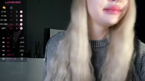 Snapshot of nicole_yo chatting on 12-15-24, 11:42 Mary online show from 12-15-24, 11:42