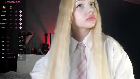 Snapshot of nicole_yo chatting on 01-29-25, 11:56 Mary online show from 01-29-25, 11:56
