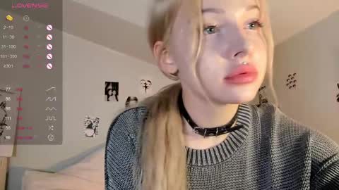 Snapshot of nicole_yo chatting on 02-25-25, 08:19 Mary online show from 02-25-25, 08:19