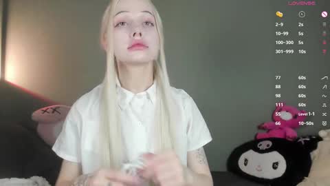 Snapshot of nicole_yo chatting on 09-13-25, 02:22 Mary online show from 09-13-25, 02:22