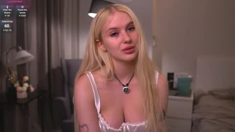 Snapshot of nicoledurham chatting on 11-14-25, 01:26 Kimmy online show from 11-14-25, 01:26