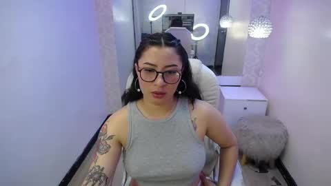 nicolee_8 online show from 09-20-25, 02:12